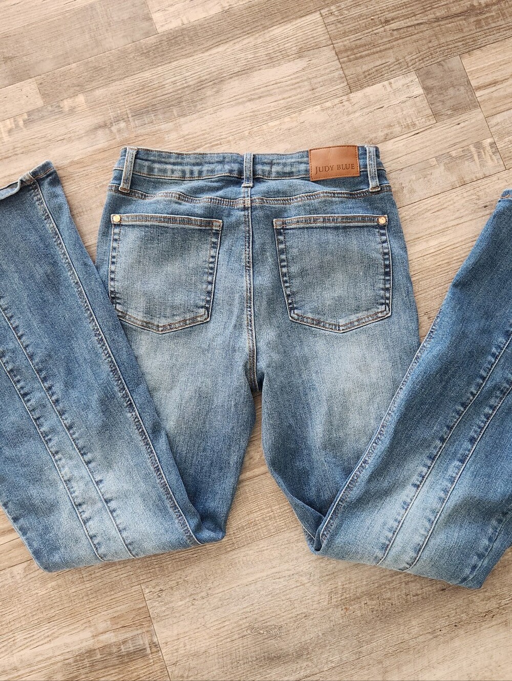 Judy Blue Golden Hour midrise flare jeans 11/30 - Picture 8 of 16